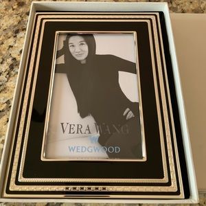 BRAND NEW IN BOX Vera Wang Wedgwood 4x6 Frame